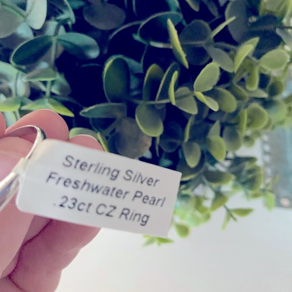 Brand New Freshwater Pearl Sterling Silver 0.23 ct cubic zirconia ring size 8 - Picture 3 of 6